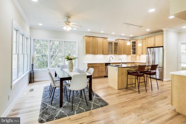 6454 WOODRIDGE RD, Alexandria, VA 22312