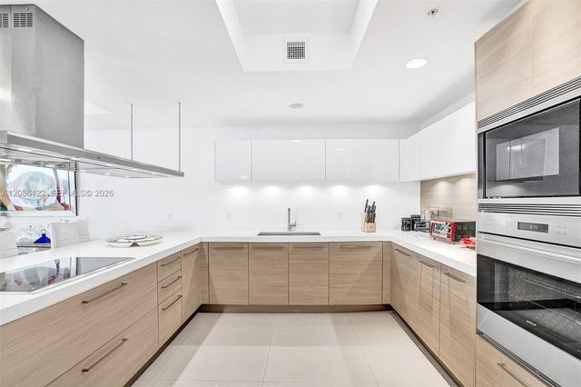 17301 Biscayne Boulevard 1207, North Miami Beach, FL 33160