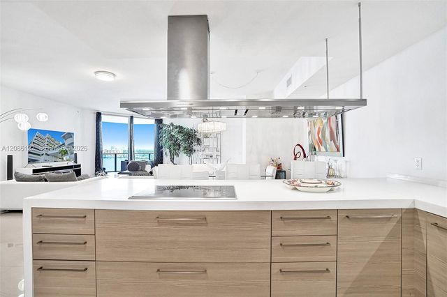 17301 Biscayne Boulevard 1207, North Miami Beach, FL 33160