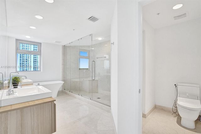 17301 Biscayne Boulevard 1207, North Miami Beach, FL 33160