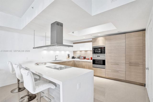 17301 Biscayne Boulevard 1207, North Miami Beach, FL 33160