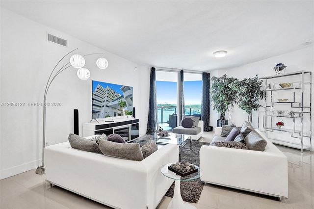 17301 Biscayne Boulevard 1207, North Miami Beach, FL 33160