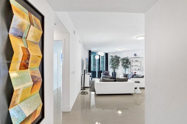 17301 Biscayne Boulevard 1207, North Miami Beach, FL 33160