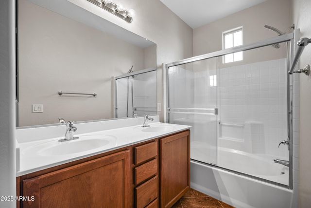 9422 S 33RD Drive, Laveen, AZ 85339