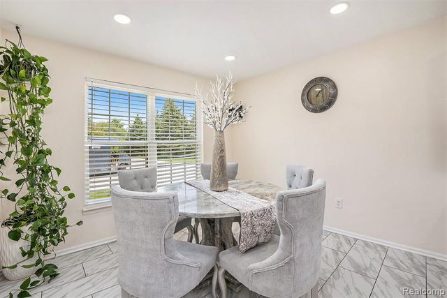 5477 Victory Circle, Sterling Heights, MI 48310