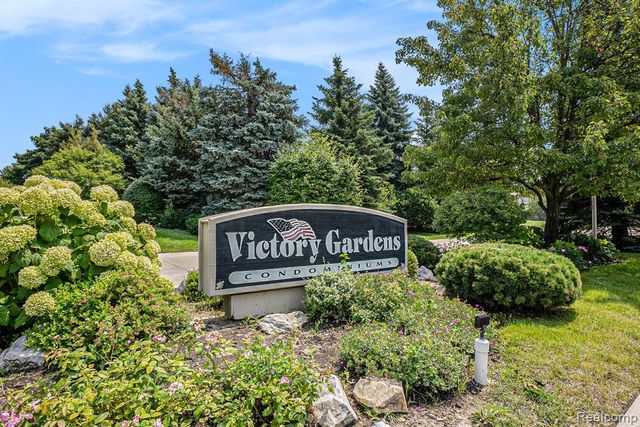 5477 Victory Circle, Sterling Heights, MI 48310