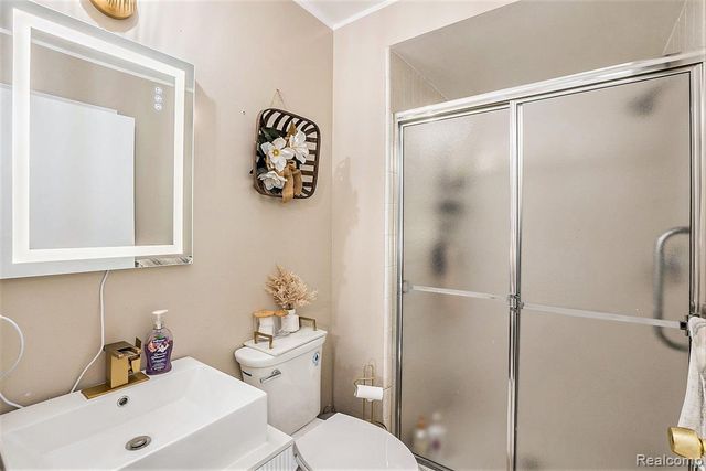 5477 Victory Circle, Sterling Heights, MI 48310