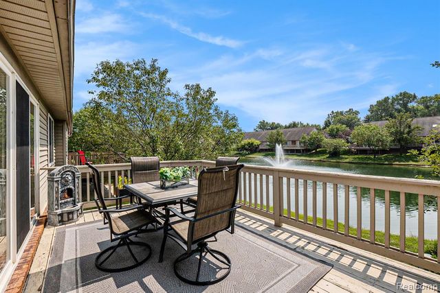 5477 Victory Circle, Sterling Heights, MI 48310