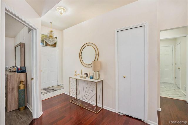 5477 Victory Circle, Sterling Heights, MI 48310