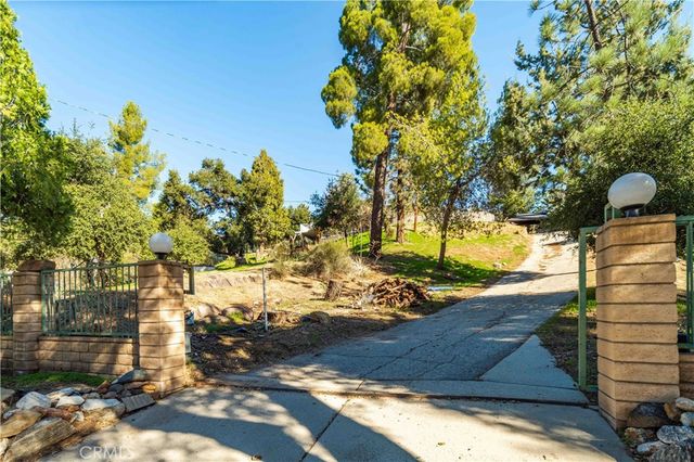 16029 Calle Hermosa, Green Valley, CA 91390