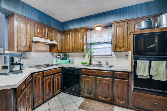 4625 Meadowview Drive, Mesquite, TX 75150