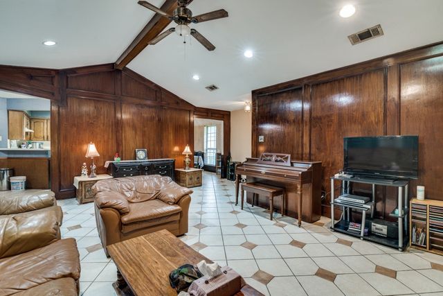 4625 Meadowview Drive, Mesquite, TX 75150