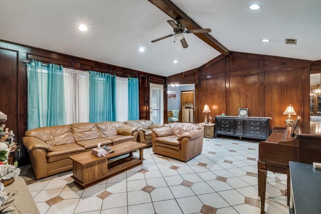 4625 Meadowview Drive, Mesquite, TX 75150