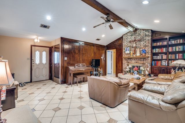 4625 Meadowview Drive, Mesquite, TX 75150