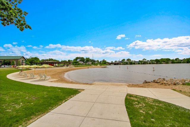 79 Maude Avenue, Fox Lake, IL 60020