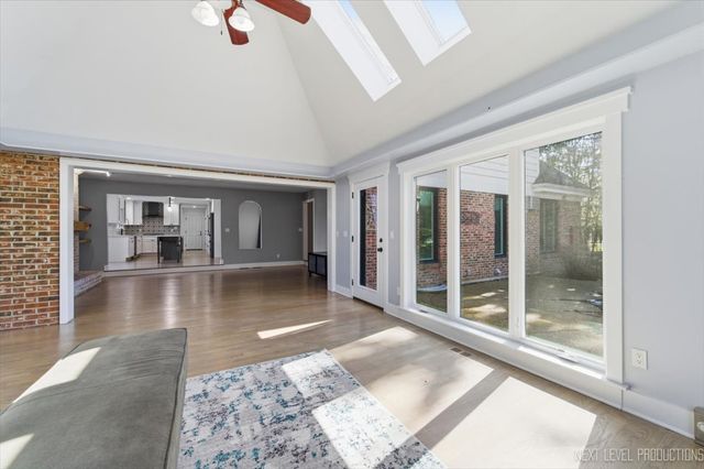 980 Persimmon Court, St. Charles, IL 60174