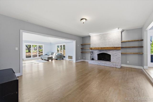 980 Persimmon Court, St. Charles, IL 60174