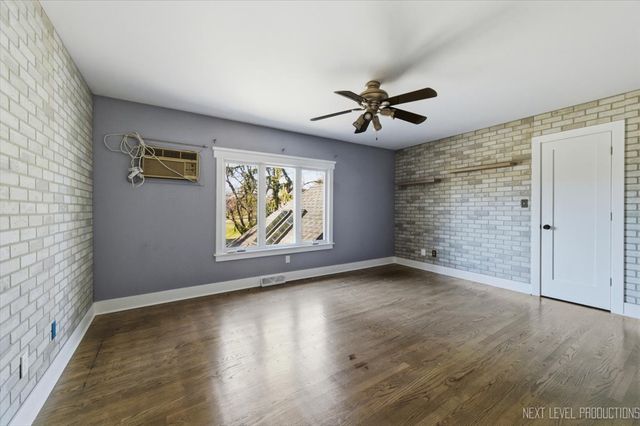 980 Persimmon Court, St. Charles, IL 60174