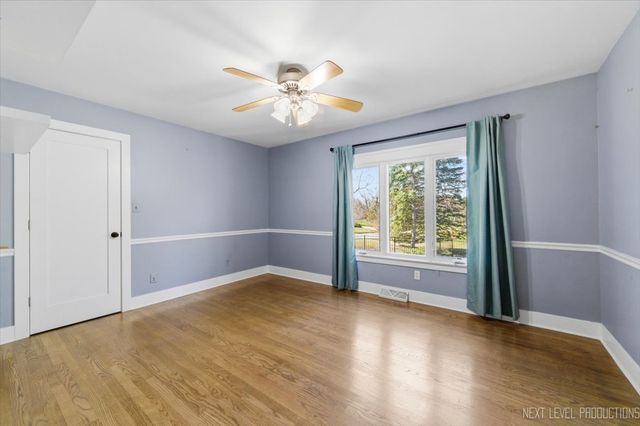 980 Persimmon Court, St. Charles, IL 60174