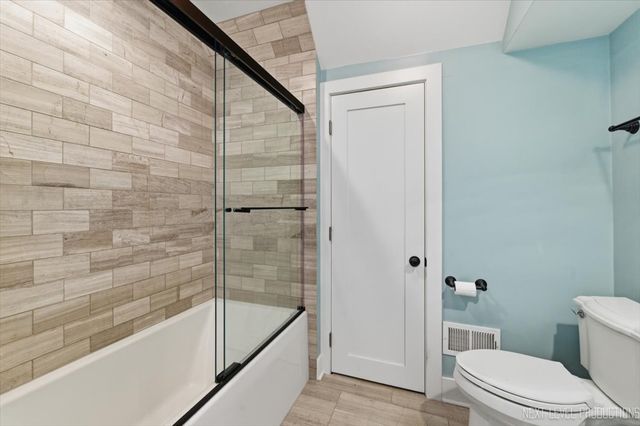 980 Persimmon Court, St. Charles, IL 60174