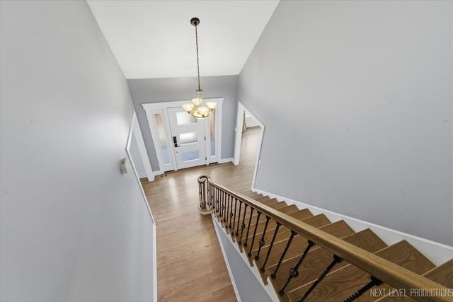 980 Persimmon Court, St. Charles, IL 60174