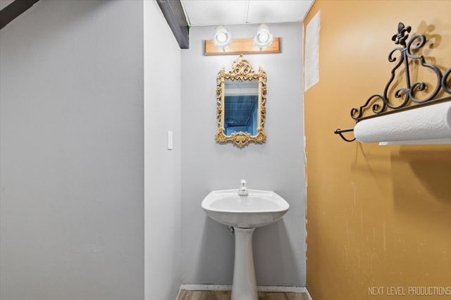 980 Persimmon Court, St. Charles, IL 60174