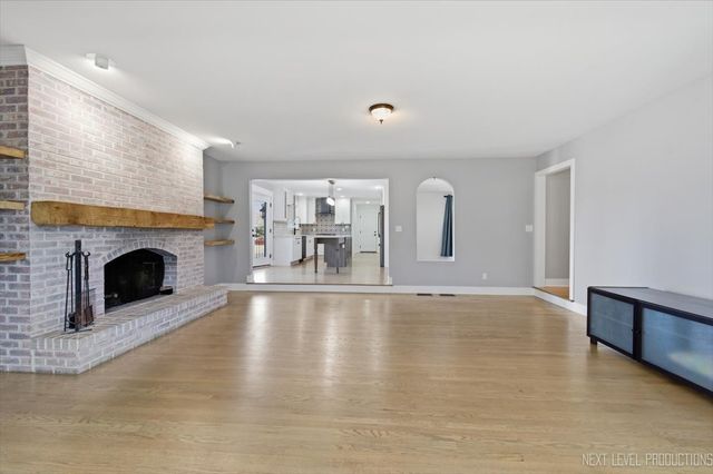 980 Persimmon Court, St. Charles, IL 60174