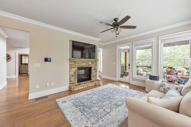 4856 Grandview Court, Flowery Branch, GA 30542