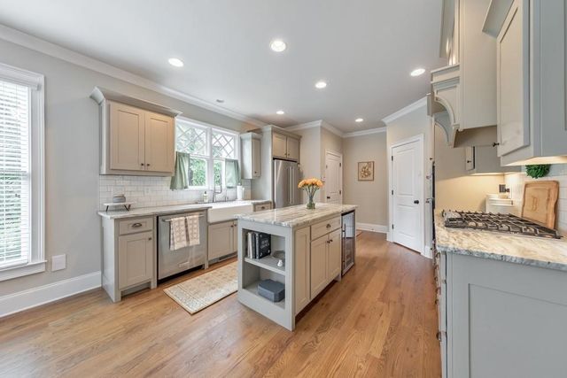 4856 Grandview Court, Flowery Branch, GA 30542
