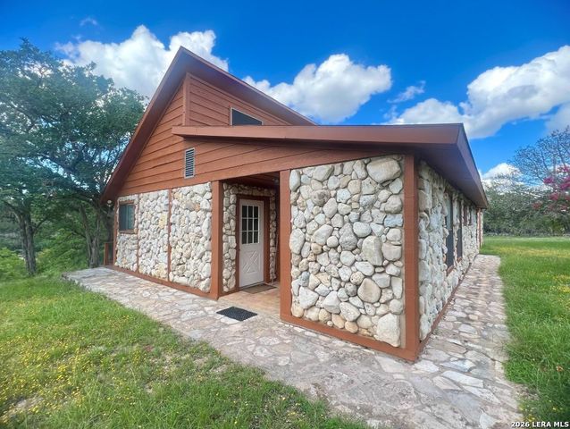 1589 FM 1340, Hunt, TX 78024