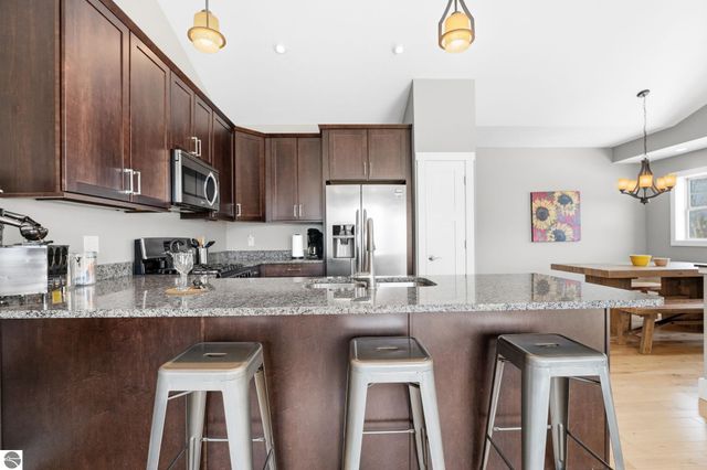 13802 S West Bayshore Drive # 9, Traverse City, MI 49684