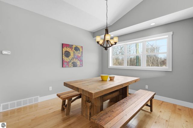 13802 S West Bayshore Drive # 9, Traverse City, MI 49684