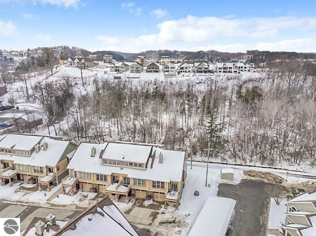 13802 S West Bayshore Drive # 9, Traverse City, MI 49684