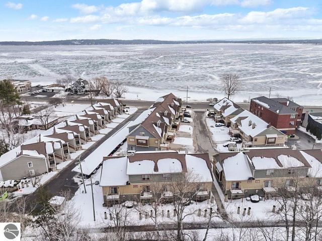 13802 S West Bayshore Drive # 9, Traverse City, MI 49684