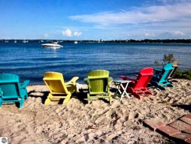 13802 S West Bayshore Drive # 9, Traverse City, MI 49684