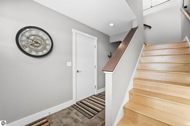 13802 S West Bayshore Drive # 9, Traverse City, MI 49684