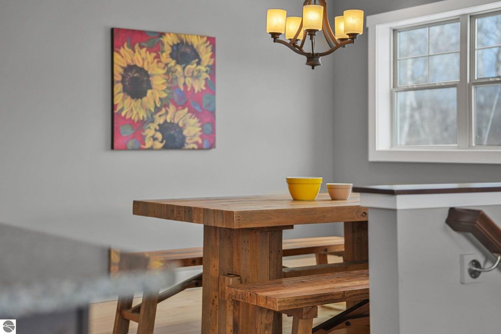 Image 14 of property listing at 13802 S West Bayshore Drive # 9, Traverse City, MI 49684