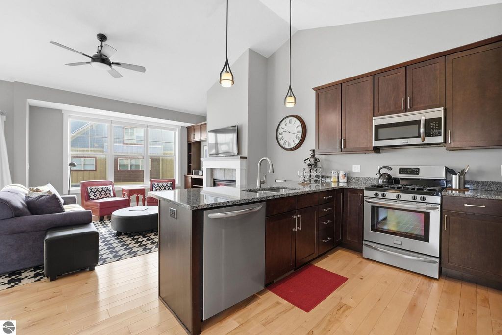 Image 19 of property listing at 13802 S West Bayshore Drive # 9, Traverse City, MI 49684