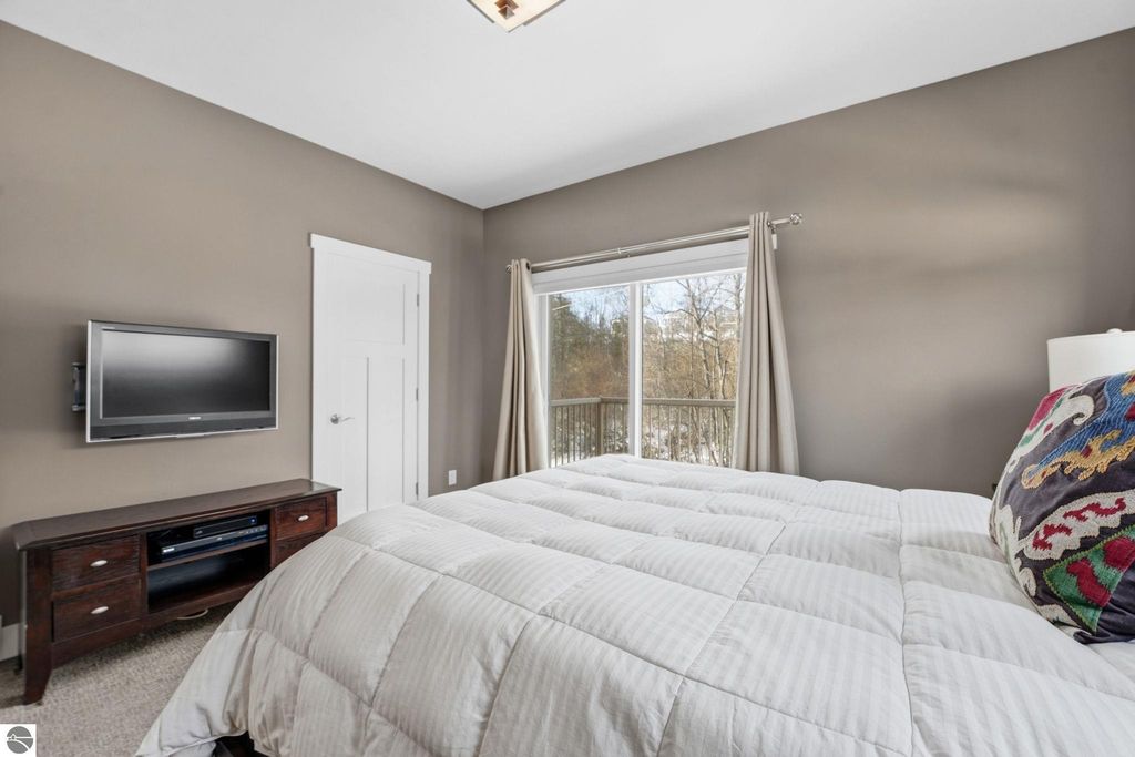 Image 30 of property listing at 13802 S West Bayshore Drive # 9, Traverse City, MI 49684