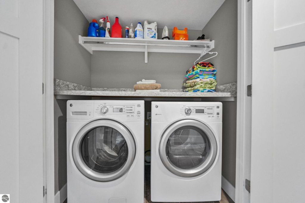 Image 36 of property listing at 13802 S West Bayshore Drive # 9, Traverse City, MI 49684