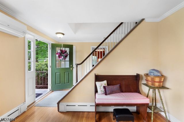 30 Hughes Ln, Watchung Boro, NJ 07069