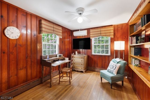 30 Hughes Ln, Watchung Boro, NJ 07069