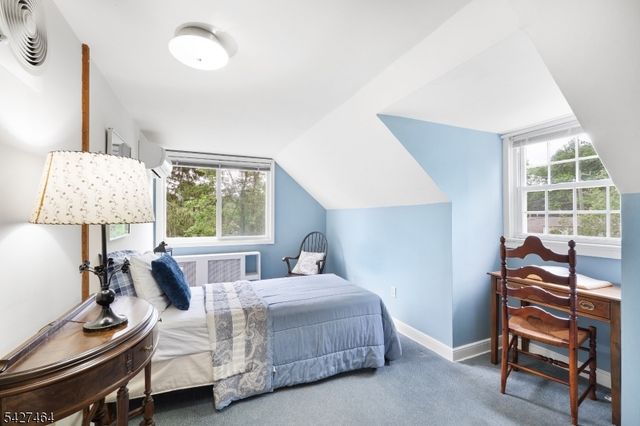 30 Hughes Ln, Watchung Boro, NJ 07069