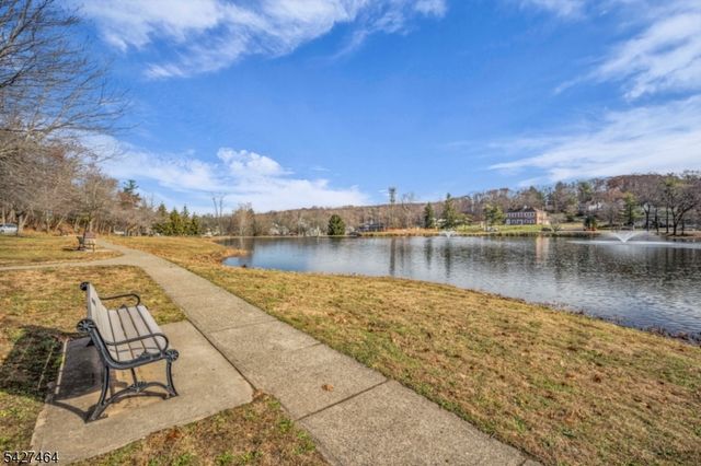 30 Hughes Ln, Watchung Boro, NJ 07069