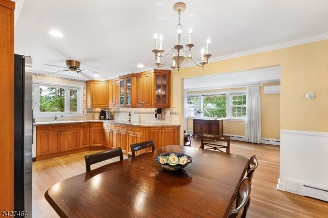 30 Hughes Ln, Watchung Boro, NJ 07069