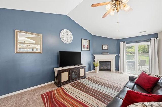 5 Quiet Meadow Court, St Peters, MO 63376