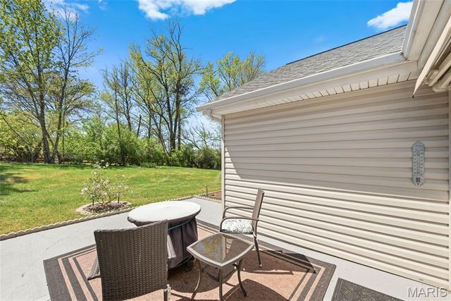 5 Quiet Meadow Court, St Peters, MO 63376