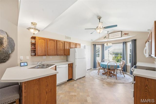 5 Quiet Meadow Court, St Peters, MO 63376