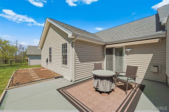 5 Quiet Meadow Court, St Peters, MO 63376