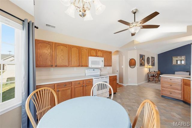 5 Quiet Meadow Court, St Peters, MO 63376